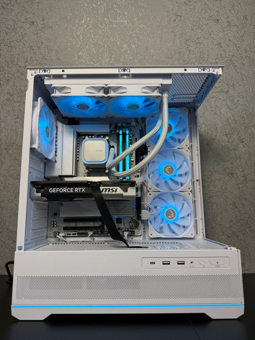 Custom Gaming PC/ The All White/ Ryzen 7 7800X3D/ 32GB/ 1TB SSD NVMe/ RTX 5060 Ti 16GB