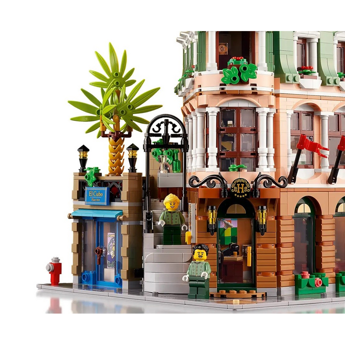 Lego ICONS BOUTIQUE HOTEL 10297