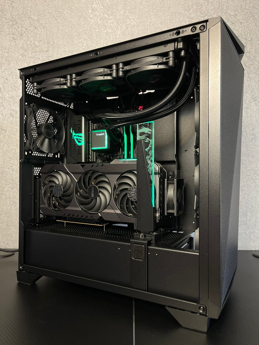 Custom Gaming PC/ Ryzen 7 9800X3D/ 32GB/ 2TB SSD NVMe/ RTX 4090