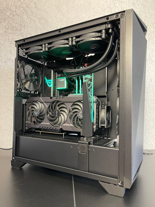 Custom Gaming PC/ Ryzen 7 9800X3D/ 32GB/ 2TB SSD NVMe/ RTX 4090