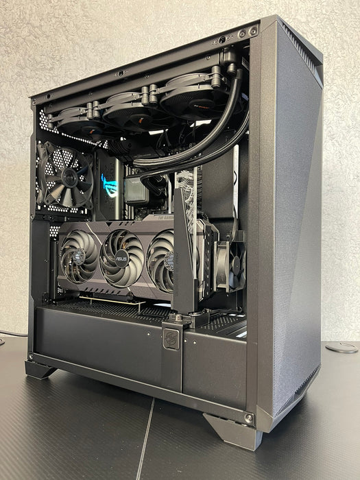 Custom Gaming PC/ Ryzen 7 9800X3D/ 32GB/ 2TB SSD NVMe/ RTX 4090