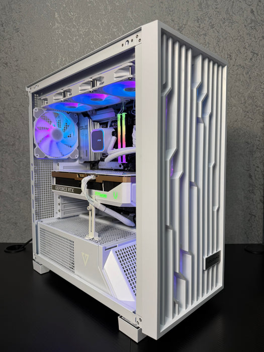 Custom Gaming PC/ i7-14700F/ 32GB DDR5/ 1TB NVMe/ RTX 5070
