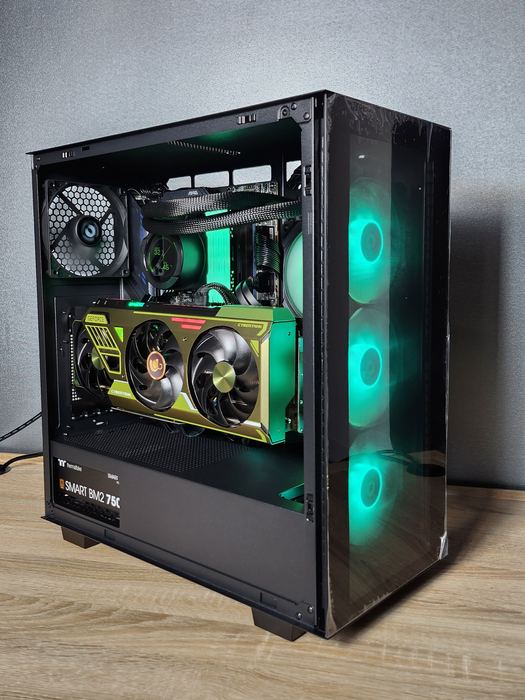 Custom Gaming PC/ i7-13700KF/ 32GB DDR5/ 1TB NVMe/ RTX 4080 Super