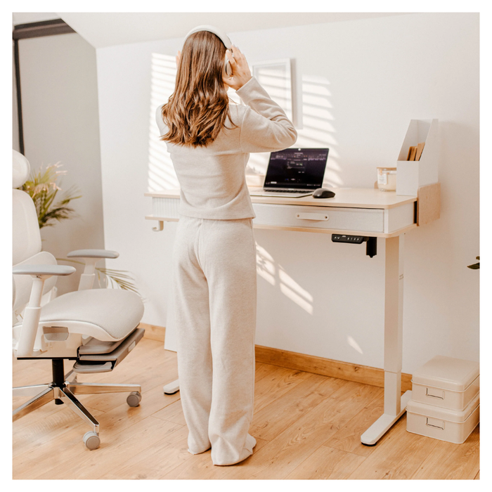 Mark Adler Leader 8.0 Electric Desk White