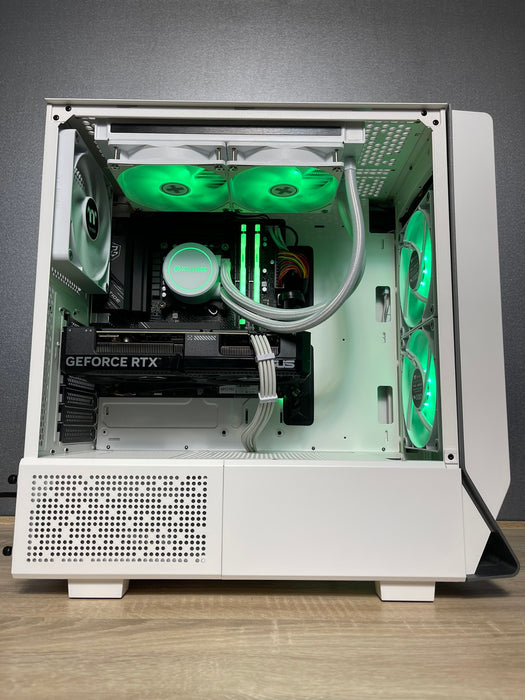 Custom Gaming PC/ Ryzen 9 7900X/ 32GB/ 1TB SSD/ RTX 4070