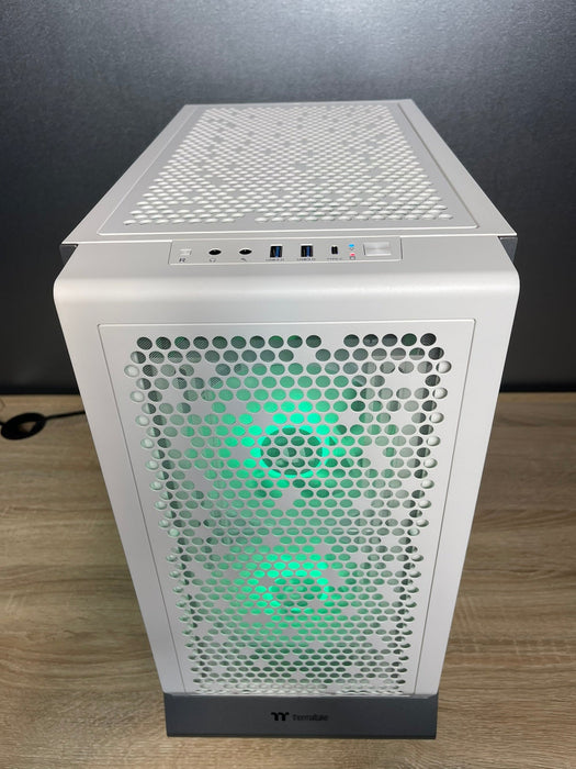 Custom Gaming PC/ i7-14700F/ 32GB DDR5/ 1TB SSD NVMe/ RTX 4090