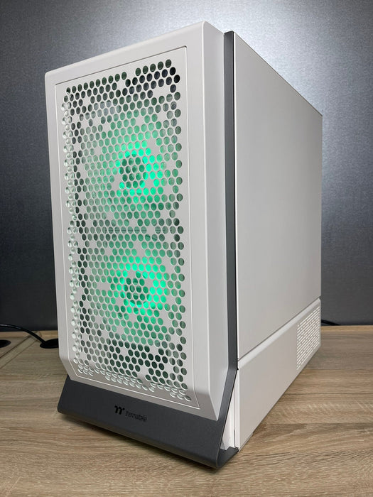 Custom Gaming PC/ i7-14700F/ 32GB DDR5/ 1TB SSD NVMe/ RTX 4090