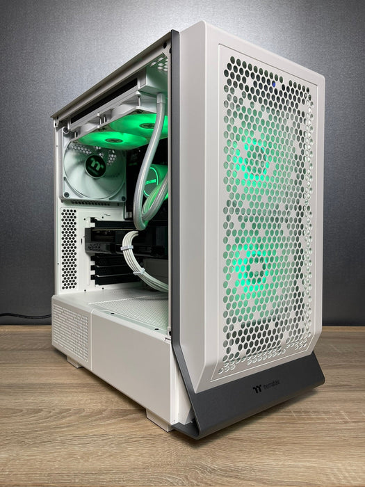 Custom Gaming PC/ i7-14700F/ 32GB DDR5/ 1TB SSD NVMe/ RTX 4090