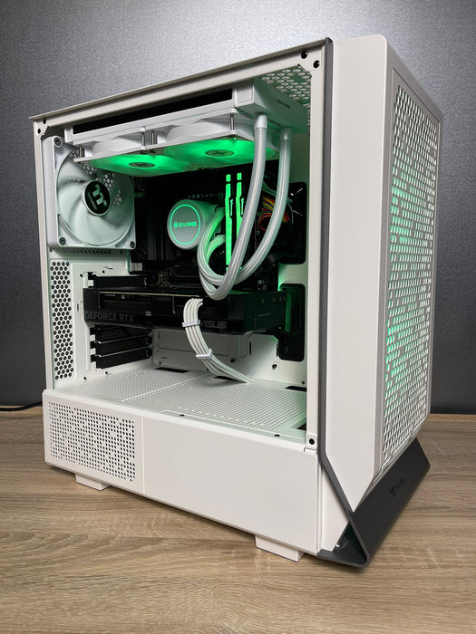 Custom Gaming PC/ Ryzen 9 7900X/ 32GB/ 1TB SSD/ RTX 4070