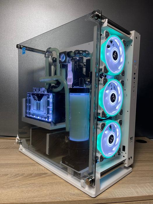 Custom Gaming PC/ CPU & GPU Water-cooled / I9-14900KF/ 64GB DDR5/ 2TB SSD/ RTX 4080 SUPER