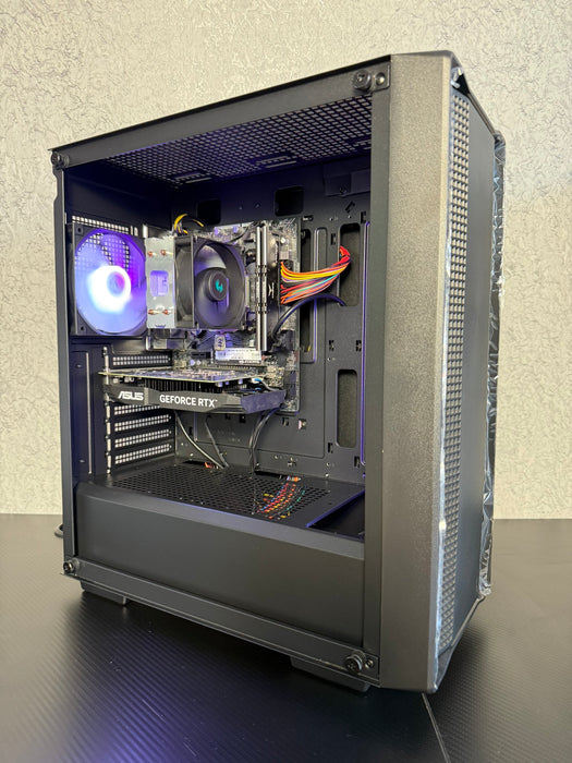 Custom Gaming PC/ i7-14700KF/ 32GB DDR5/ 2TB NVMe/ RTX 5090