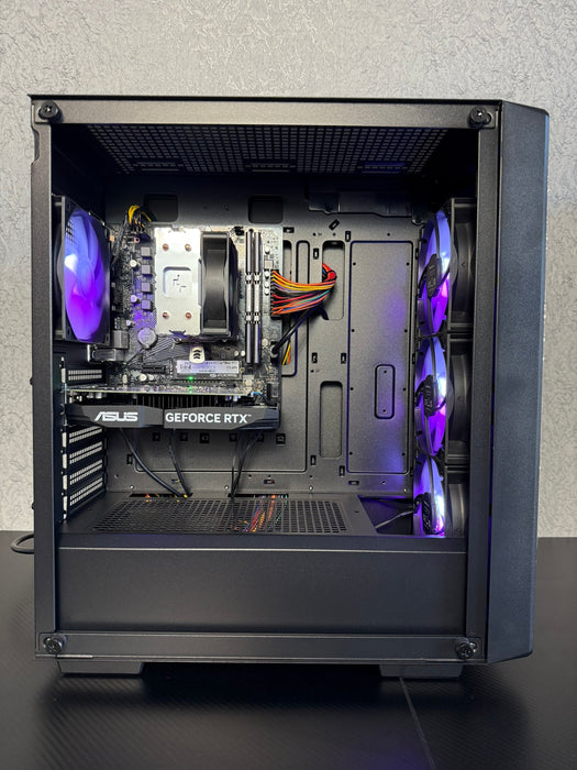 Custom Gaming PC/ i7-14700KF/ 32GB DDR5/ 2TB NVMe/ RTX 5090