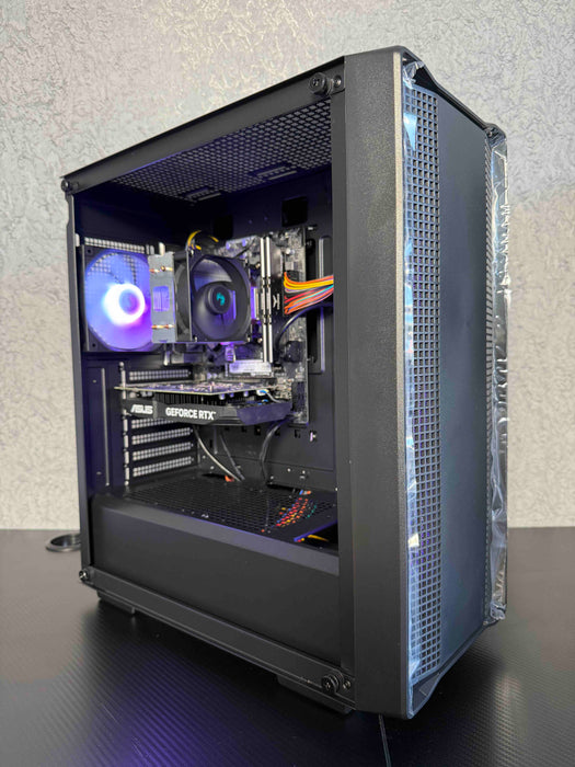 Custom Gaming PC/ i7-14700KF/ 32GB DDR5/ 2TB NVMe/ RTX 5090
