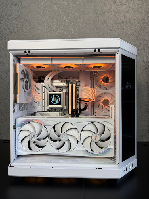 Custom Gaming PC/ Ryzen 9 9950X3D/ 32GB/ 2 TB NVMe/ RTX 5090