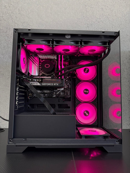 Custom Gaming PC/ Ryzen 7 9850X3D/ 32GB/ 1TB NVMe/ RTX 5090