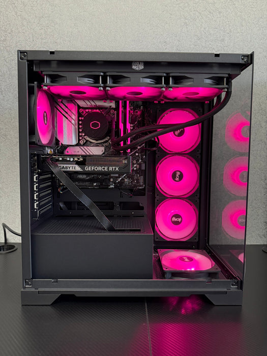 Custom Gaming PC/ Ryzen 7 9850X3D/ 32GB/ 1TB NVMe/ RTX 5090