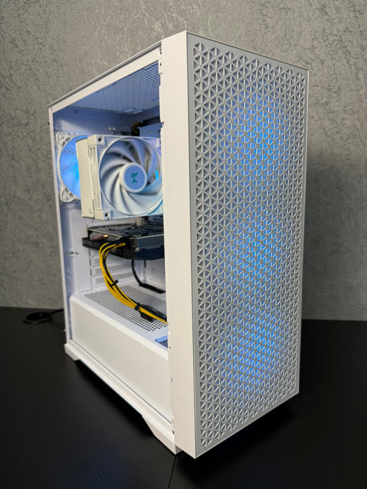 Custom Gaming PC/ Ryzen 5 5600/ 32GB/ 1TB SSD NVMe/ RX 6600