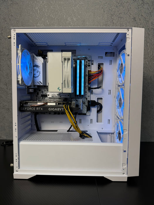 Custom Gaming PC/ Ryzen 5 5600/ 32GB/ 1TB SSD NVMe/ RX 6600