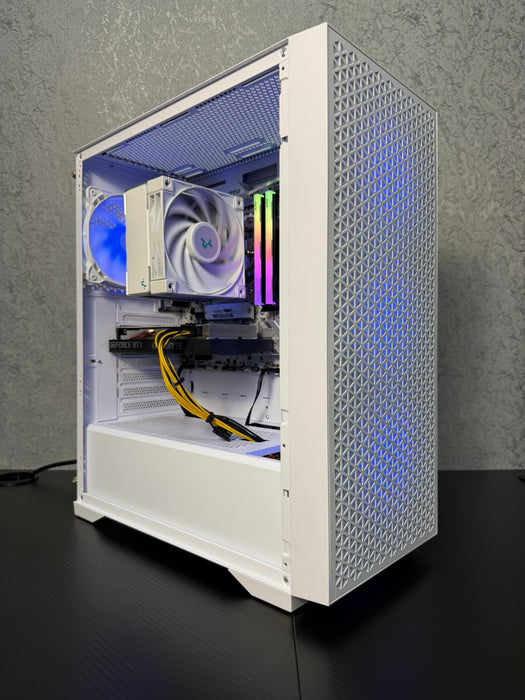 Custom Gaming PC/ Ryzen 5 5600/ 32GB/ 1TB SSD NVMe/ RX 6600