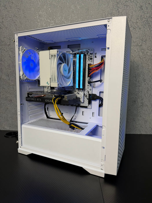 Custom Gaming PC/ Ryzen 5 5600/ 32GB/ 1TB SSD NVMe/ RX 6600