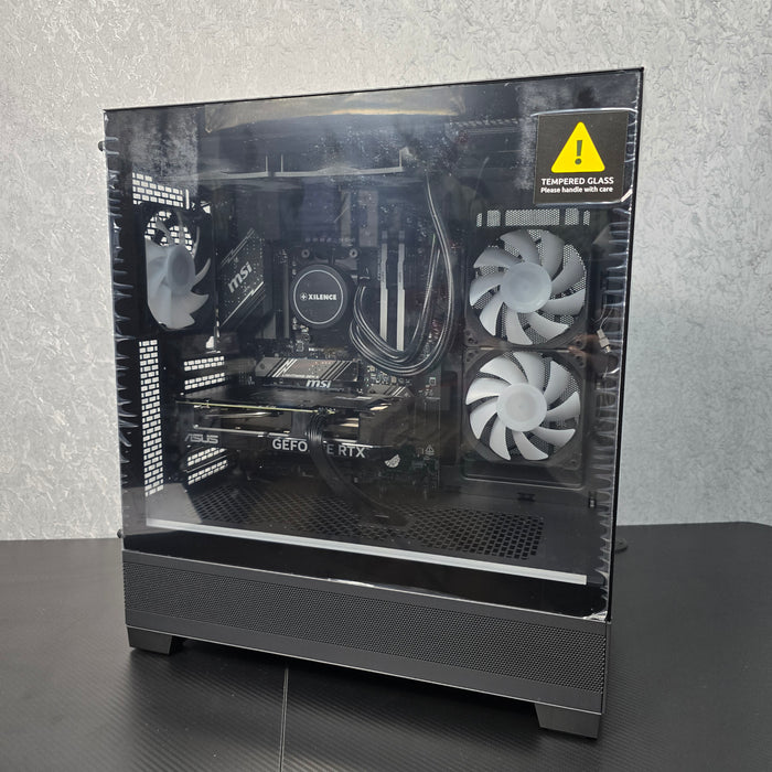 Custom Gaming PC/ Project Zero/ Ryzen 9 9900X/ 32GB/ 1TB NVMe/ RTX 5090