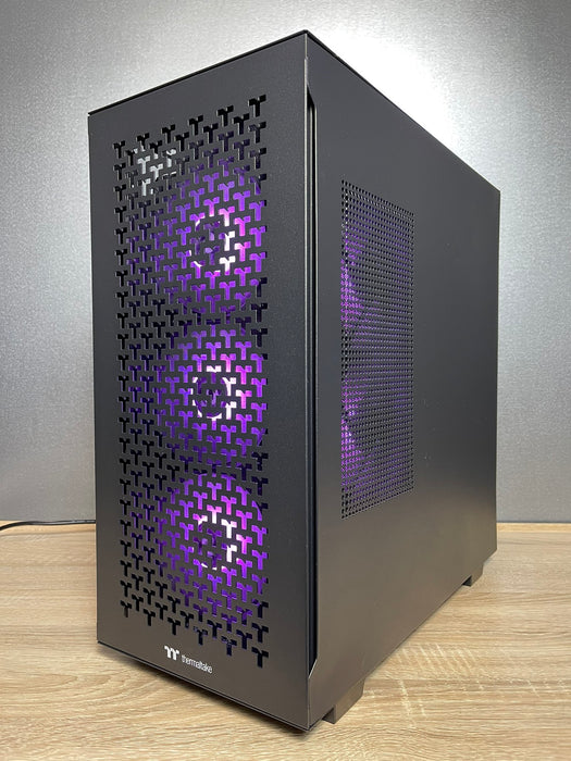 Custom Gaming PC/ i7-13700KF/ 32GB DDR5/ 1TB SSD/ RTX 4090