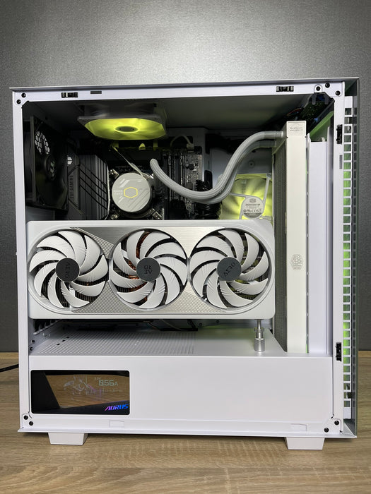 Custom Gaming PC/ The Snowflake/ Ryzen 7 5800X/ 32GB/ 1 TB NVMe/ RTX 4070 SUPER