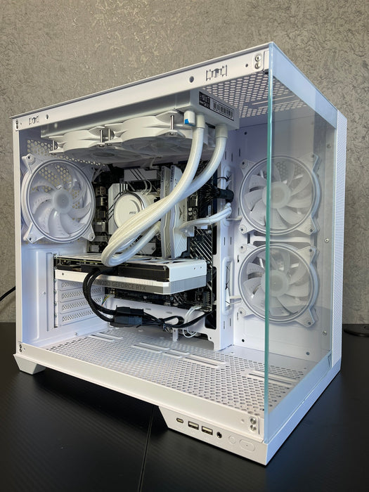 Custom Gaming PC/ BTF/ i7-14700KF/ 32GB DDR5/ 1TB SSD NVMe/ RTX 5060