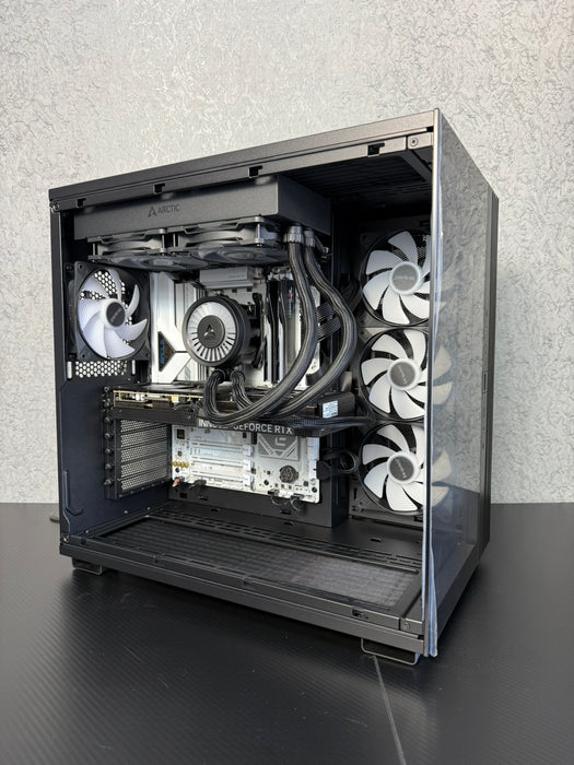 Custom Gaming PC/ i7-14700KF/ 32GB DDR5/ 1TB NVMe/ RTX 5080