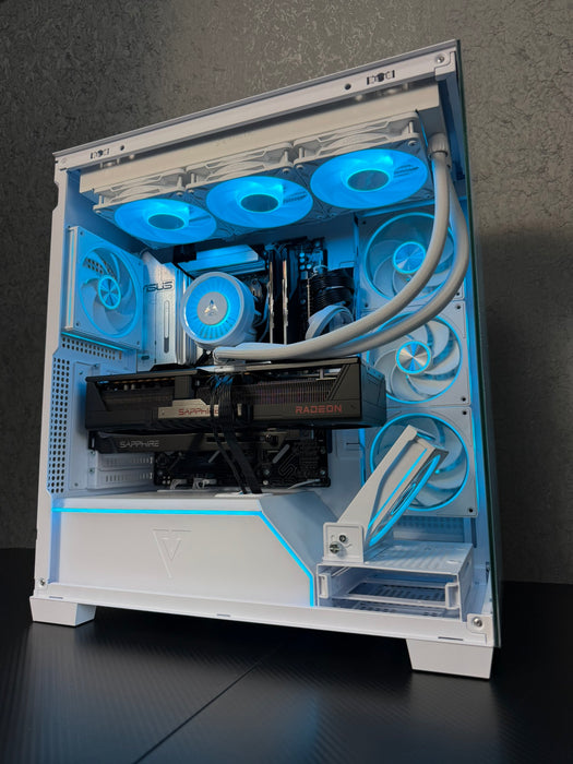 Custom Gaming PC/ Ryzen 7 9800X3D/ 32GB/ 2TB NVMe/ RX 9070 XT