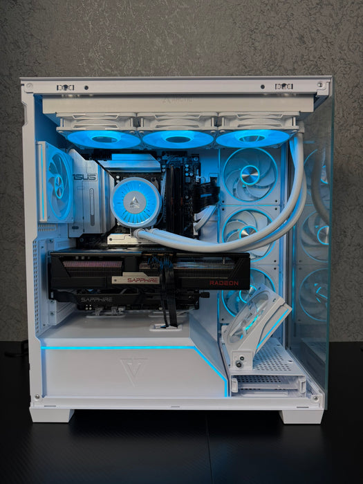 Custom Gaming PC/ Ryzen 7 9800X3D/ 32GB/ 2TB NVMe/ RX 9070 XT
