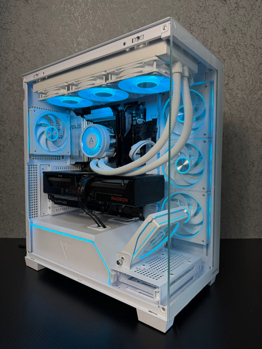 Custom Gaming PC/ Ryzen 7 9800X3D/ 32GB/ 2TB NVMe/ RX 9070 XT