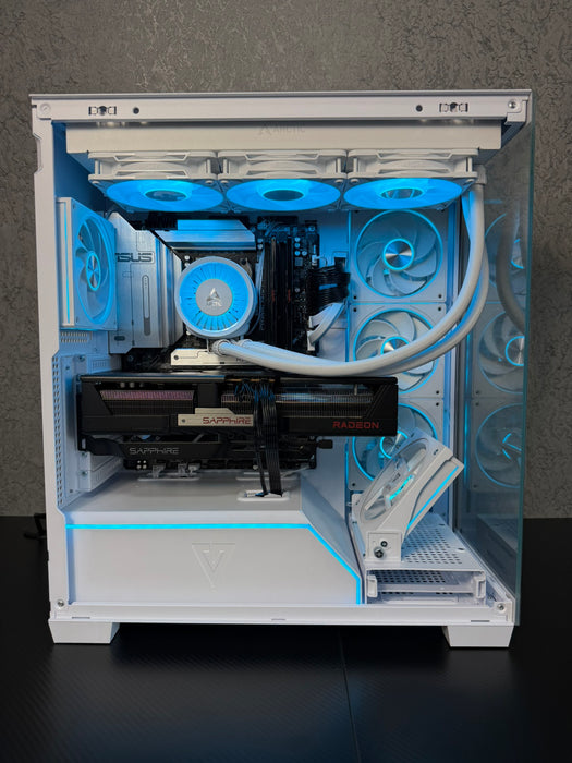 Custom Gaming PC/ Ryzen 7 9800X3D/ 32GB/ 2TB NVMe/ RX 9070 XT