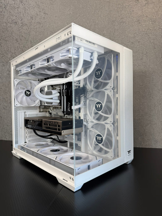 Custom Gaming PC/ Ryzen 7 7700/ 32GB/ 1TB NVMe/ RTX 5070