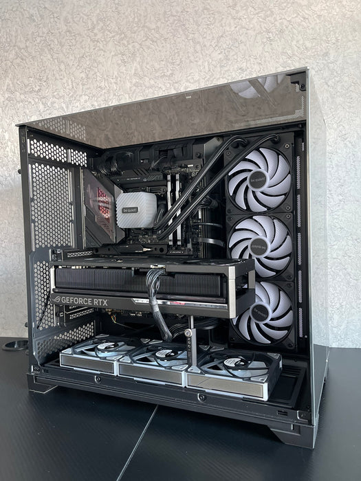 Lian Li PC Case 011 Vision Chrome