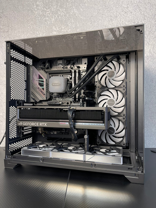 Lian Li PC Case 011 Vision Chrome