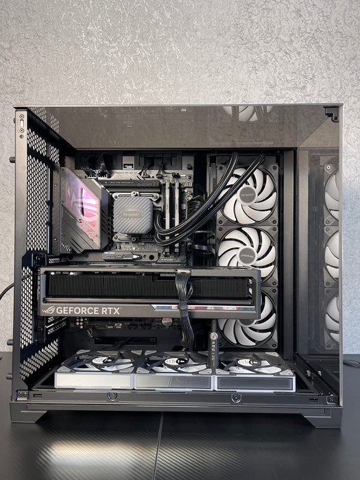 Lian Li PC Case 011 Vision Chrome