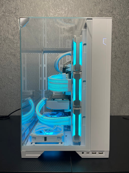 Lian Li PC Case 011 Vision Compact White